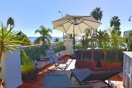 Apartamento En Primera Linea De Playa Nerja